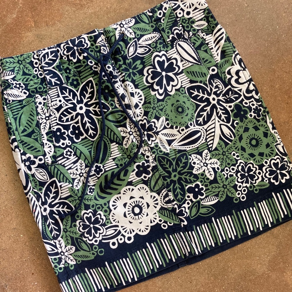Floral mini skirt